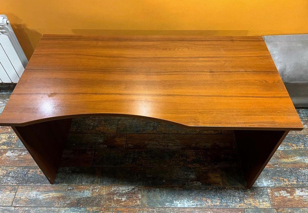 Комплект две офис бюра с два стола