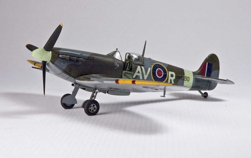 Сборная модель самолета Спитфайр Vb (AirFix, 1/72)