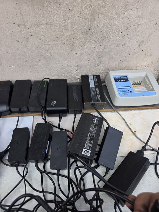 Diferite Incarcatoare si Display-uri 24v ,36v ,48v