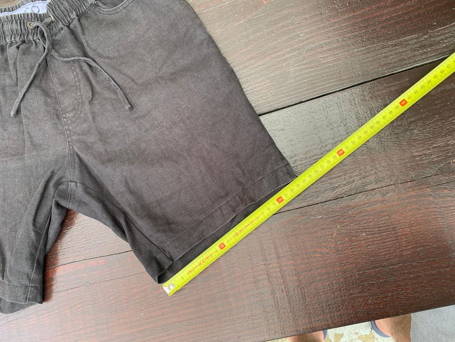 Pantaloni scurți din in L