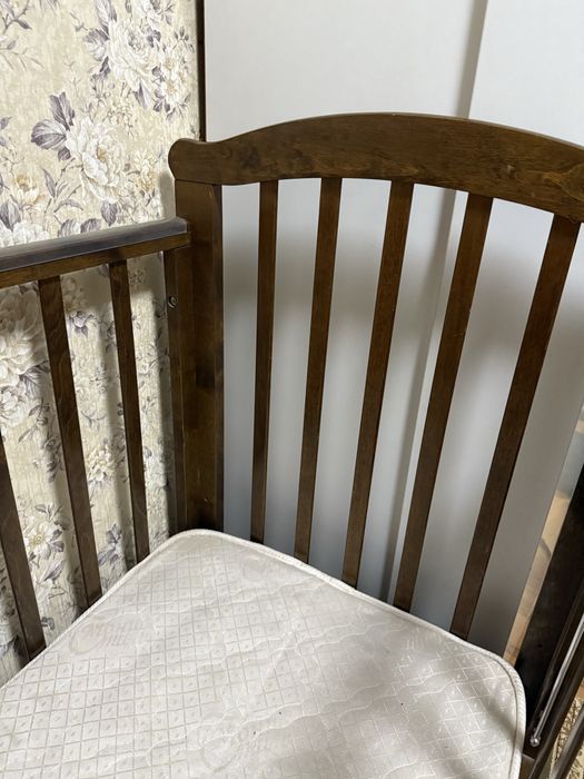 Продам детскую кроватку