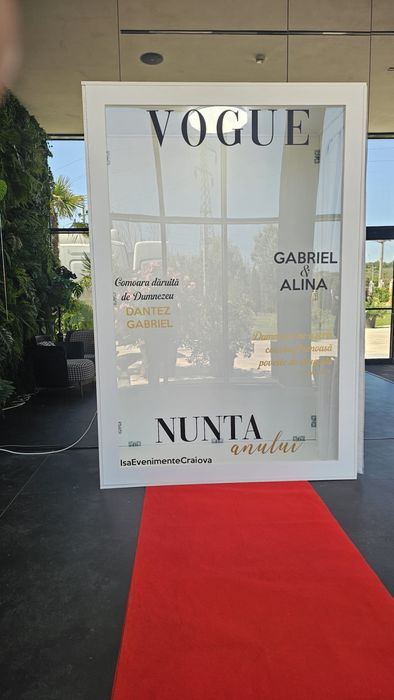 Vand cabina foto VOGUE coperta fotomodel