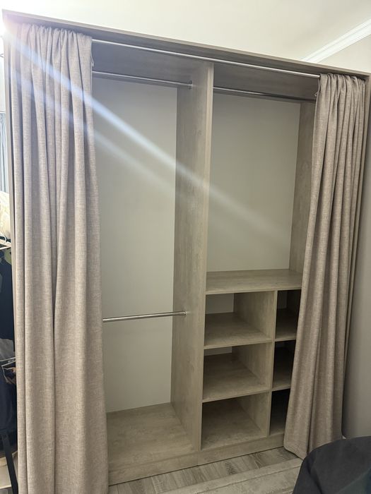 Срочно продам Шкаф  для одежды