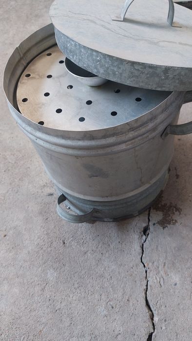 Мантоварка в хорошем состоянии