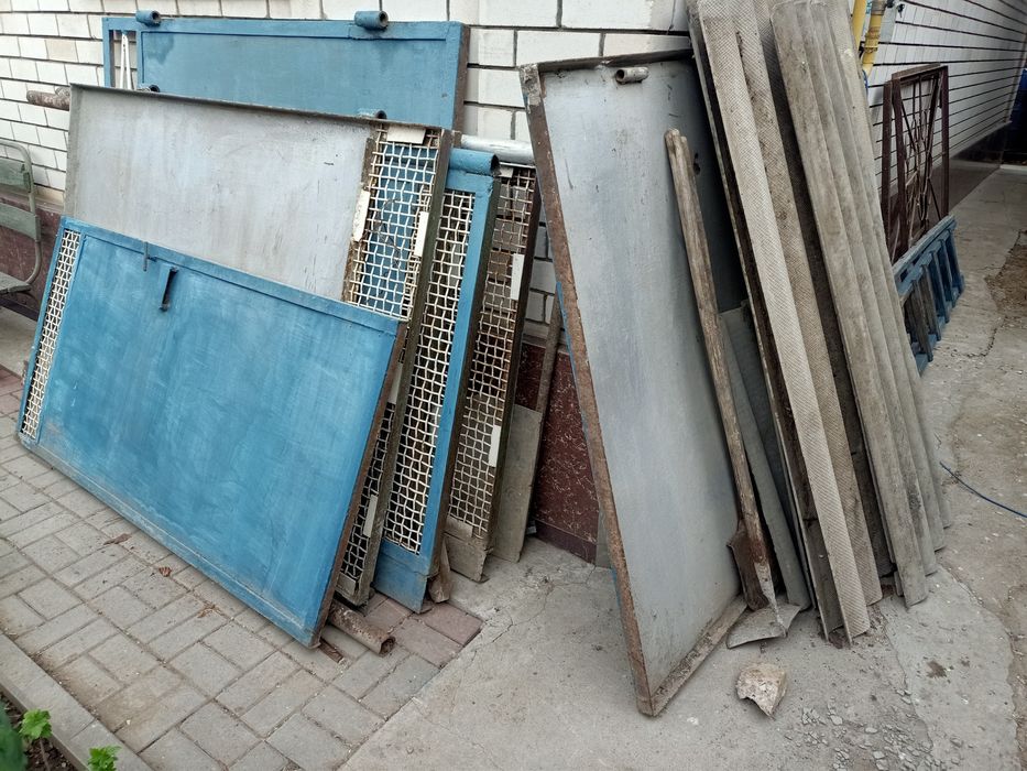 Железные ворота с калиткой