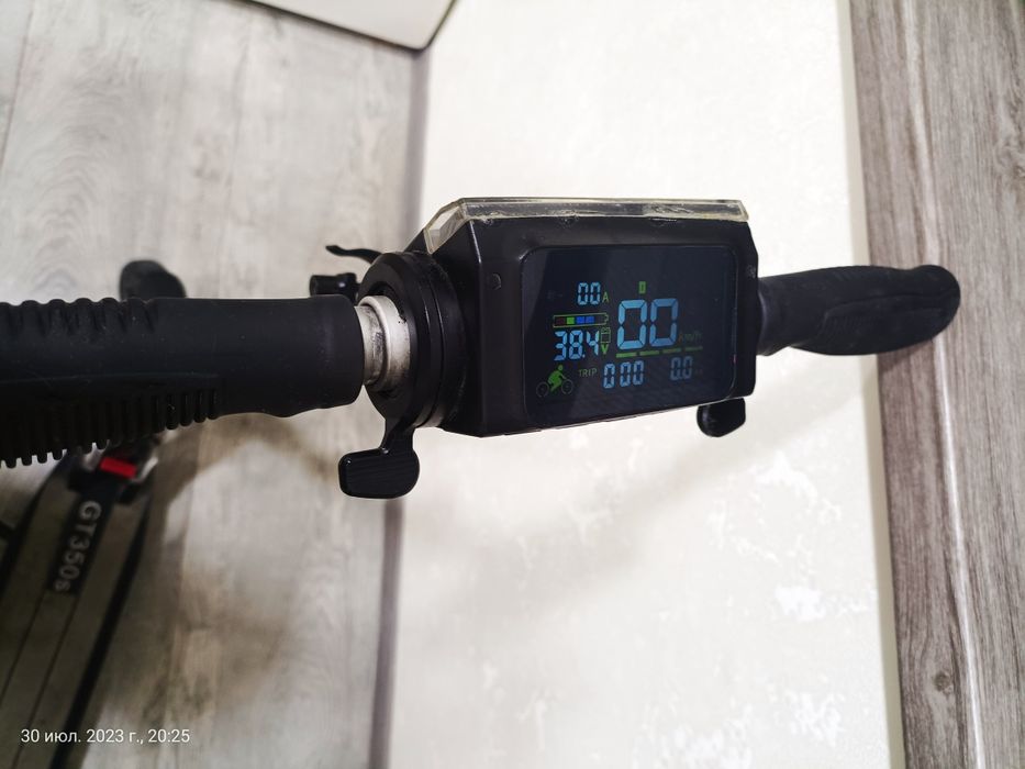 Электросамокат б/у GT350S усовершенствованная версия электросамоката