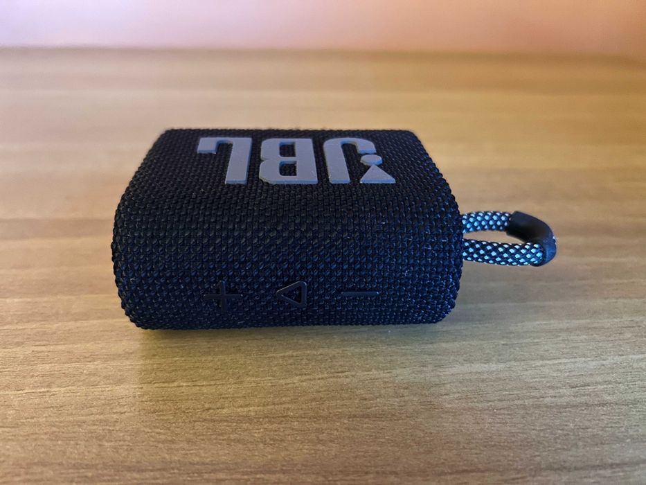 Блутут колонка JBL
