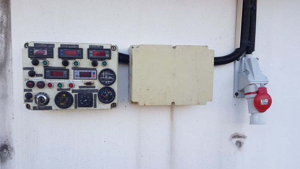 Vând container izoterma frigorific