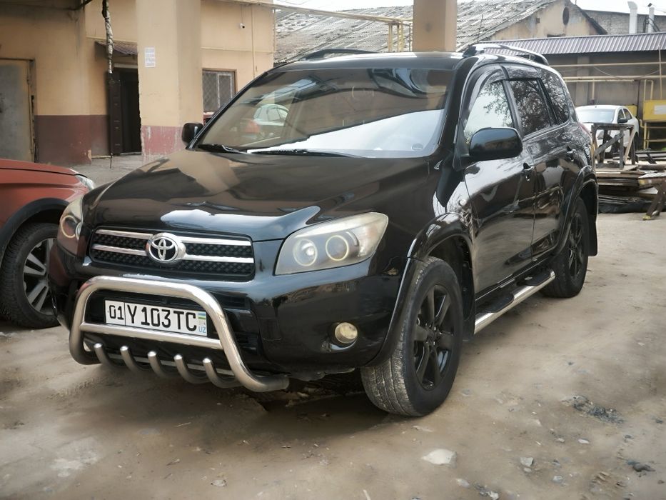 Продаётся тайота рав 4