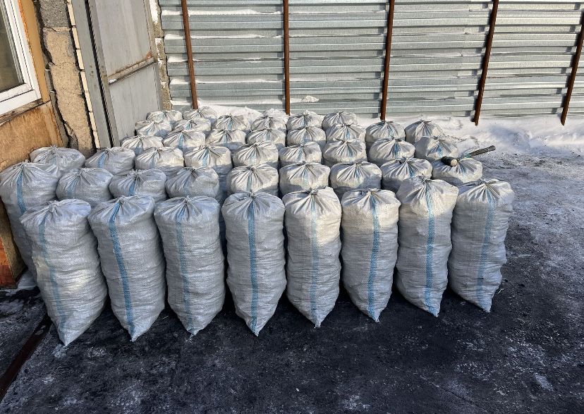 Уголь дрова в мешках