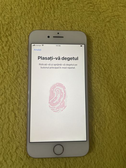 Vand Iphone 8 de 64 gb gold