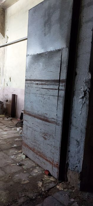 Метални врати с различни размери