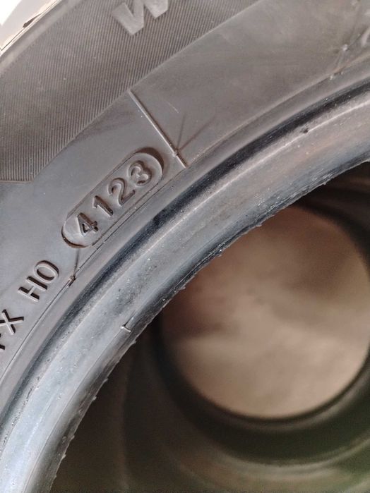 2бр.зимни гуми 225/50/17 Hankook