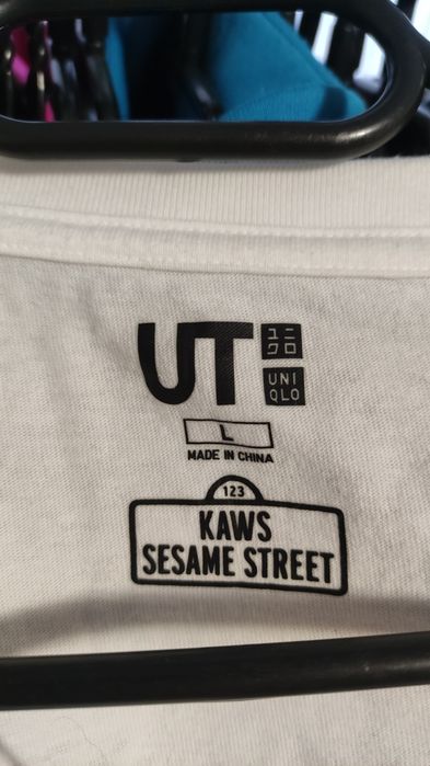 Uniqlo x KAWS x Sesame street L size мъжка тениска