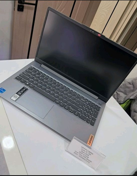 Noutbok Lenova V15 IGL