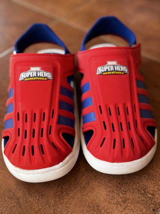 Детски сандали :)