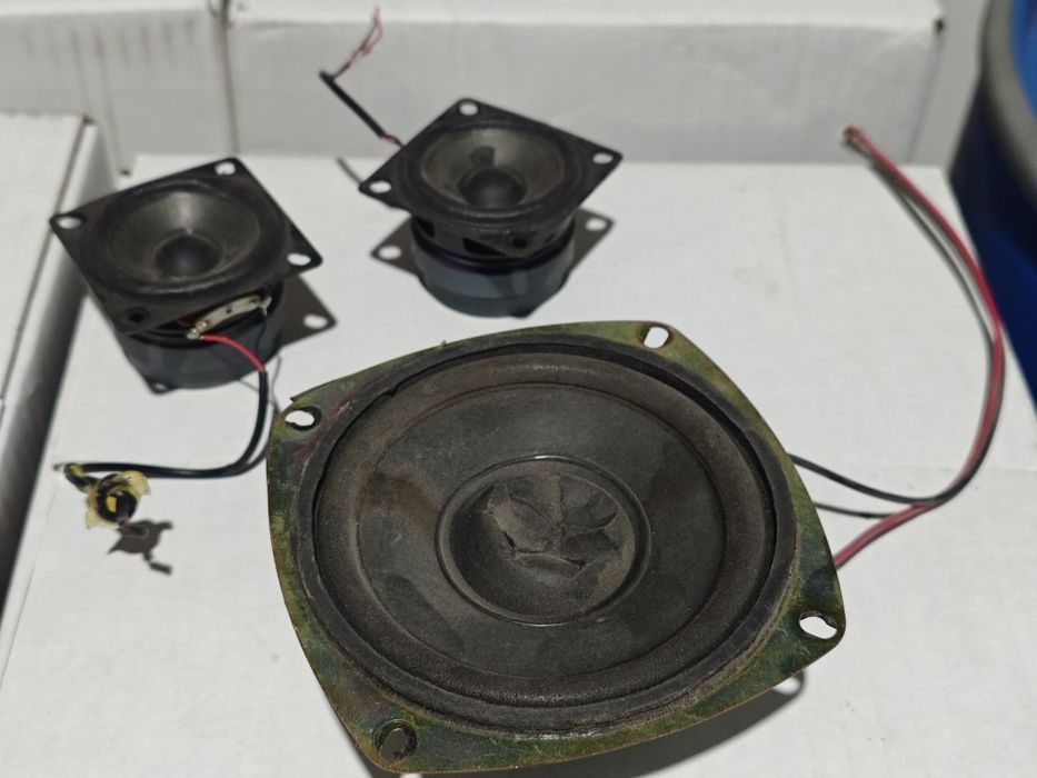 Динамики 3 шт . Не большие