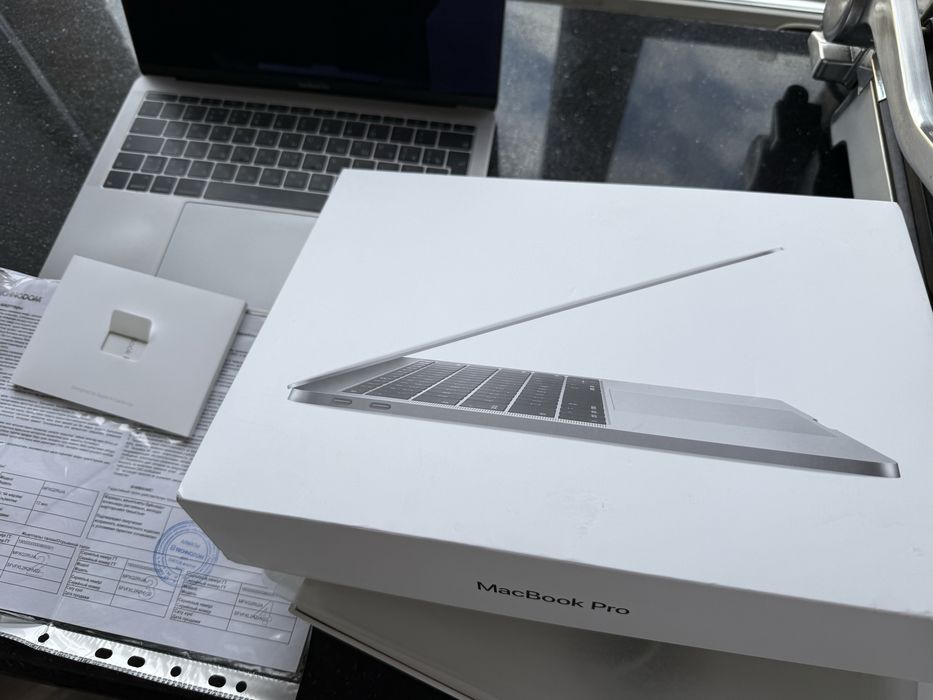 Продам, macbook pro 13 (2017) core i5 grey