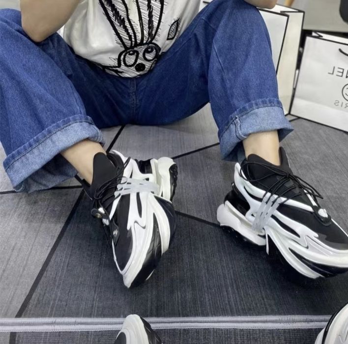 Продам кросовки Балинсияга