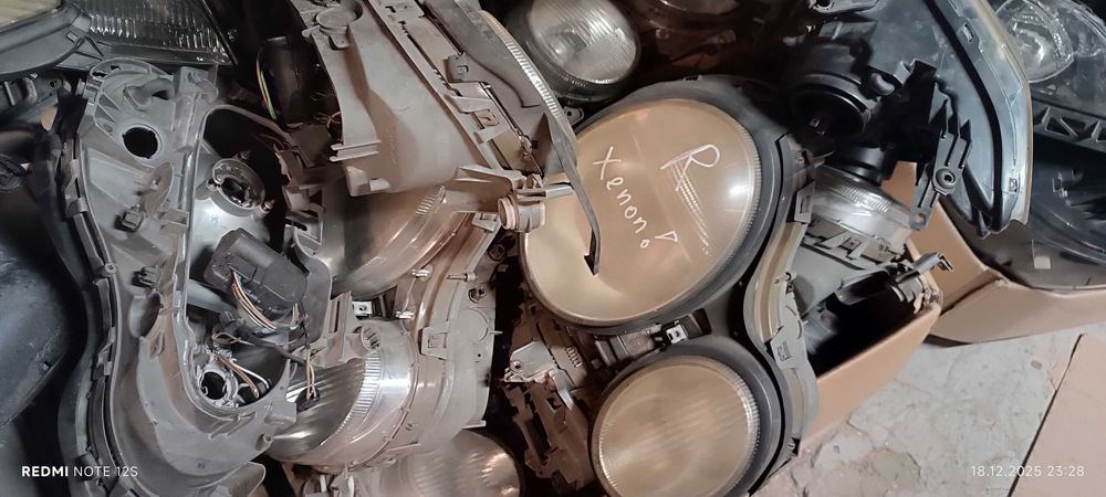 Фарове на няколко автомобила