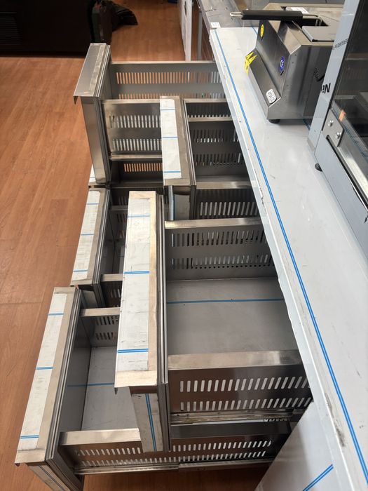 Хладилник с 6 чекмеджета