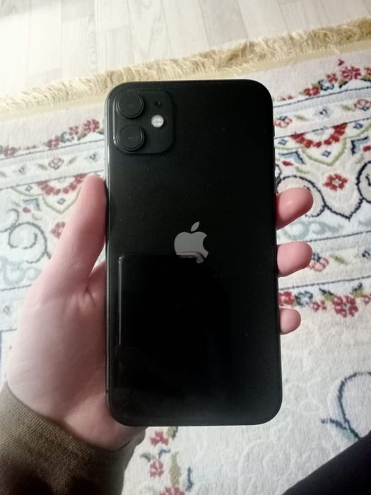 iPhone 11 /128гб  емкость : 94%