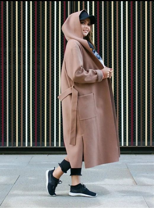 Пальто с капюшоном демисезонное