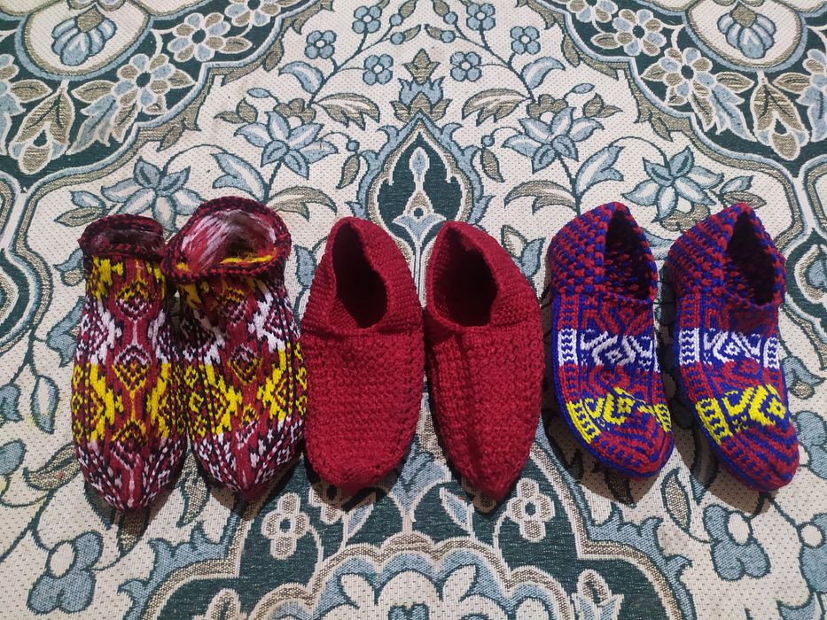 Аякга жып жылы колдан токылган