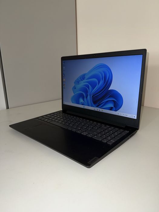 Ноутбук для работы и учебы