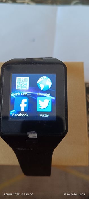 Продавам нов смарт часовник .