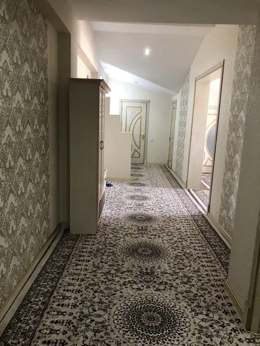 Sheriklikka xona beriladi. Piramit tower yonida