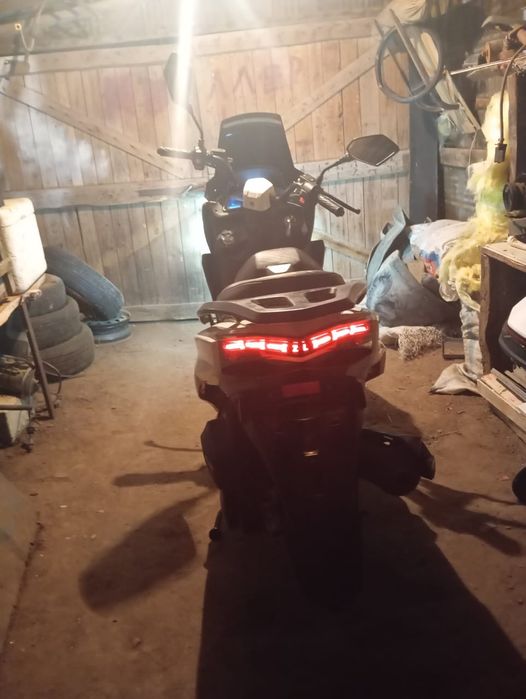 Продам скутер макси 150