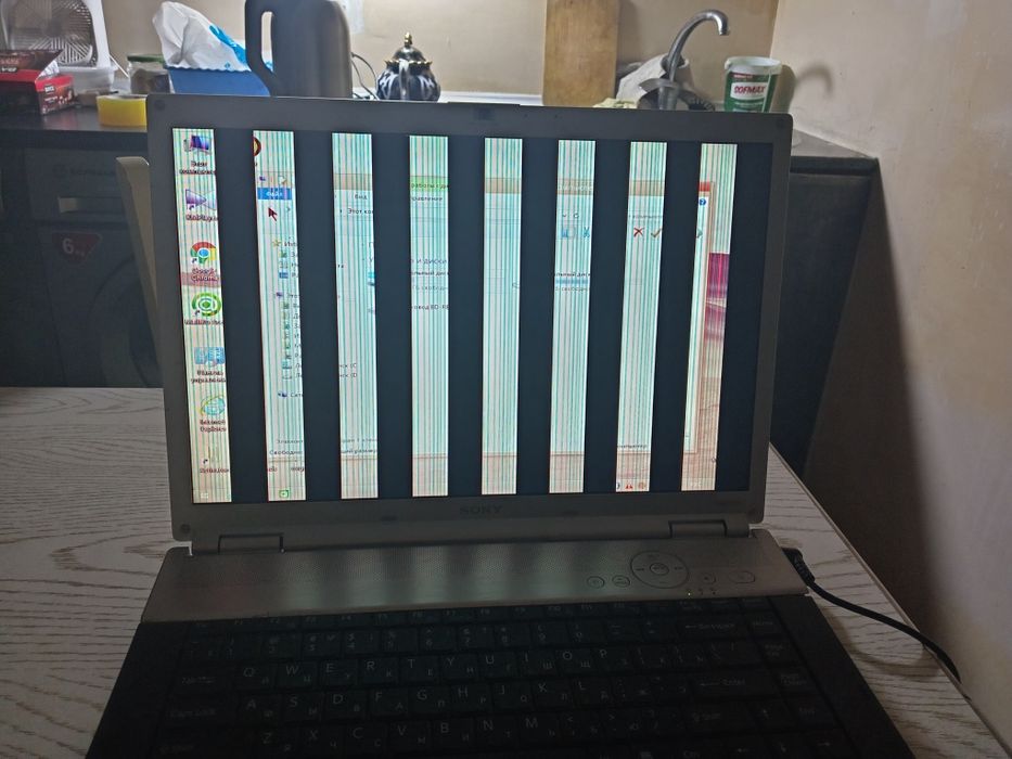 Ноутбук Sony хорошим состояние.