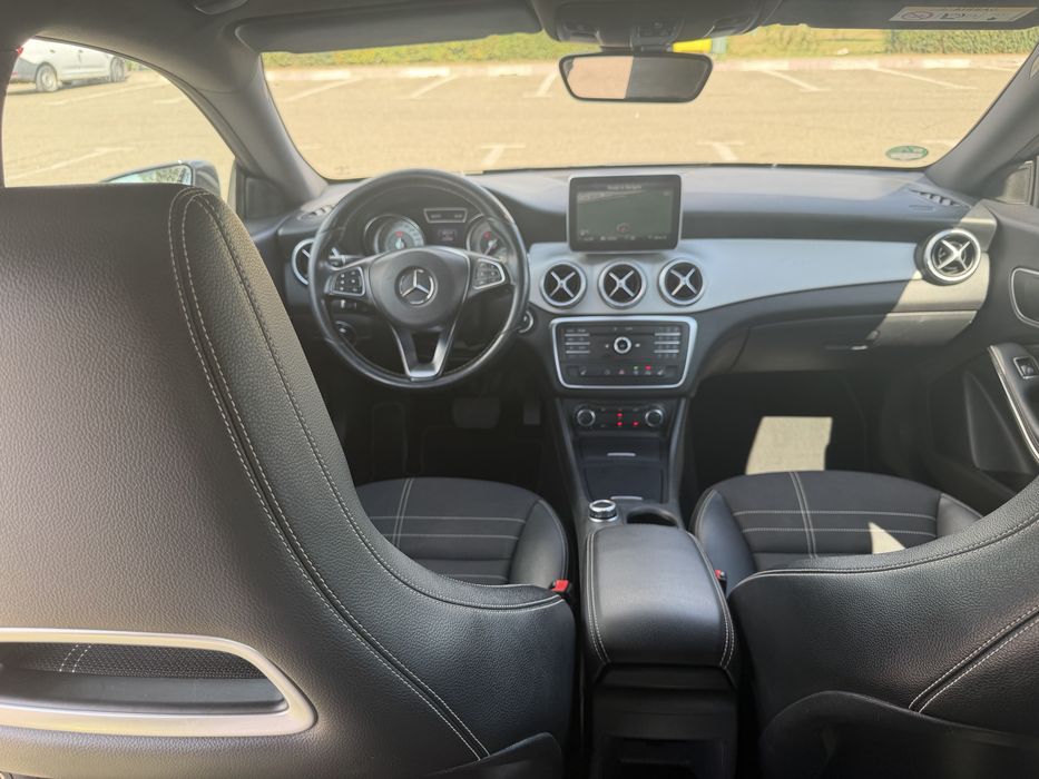 Mercedes-Benz CLA 220