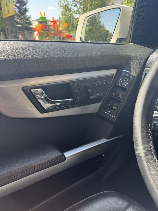 Vând / Schimb Mercedes Glk 320 ,3.0 ,269 cai