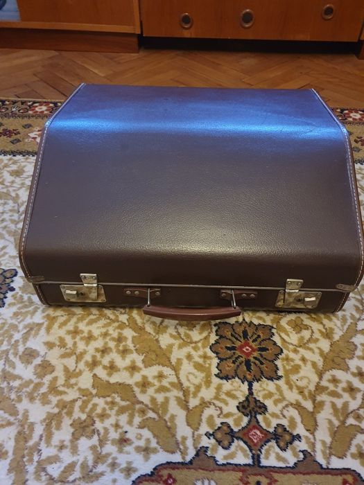 Продавам акордеон Weltmeister 60 баса