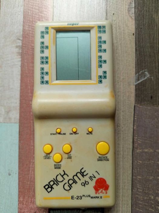 Оригинален ретро тетрис Brick Game 96 in 1 E-23 Plus Mark II от 90-те години напълно работещ
