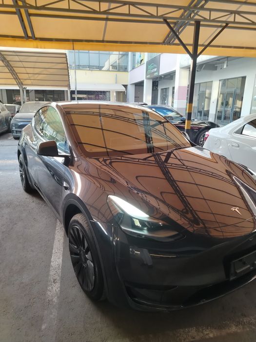 Tesla Modely Y 2024 yil