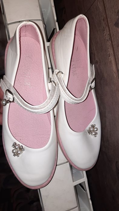 Обувки детски официални