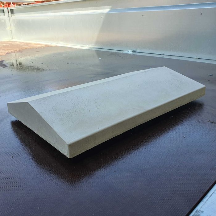 Capace/coame de gard doua ape pentru soclu/fundatie 50 x 20cm