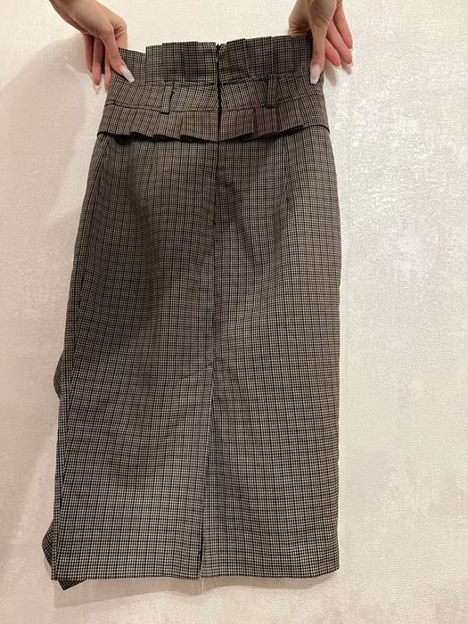 Пола от 75% вълна - ХС размер