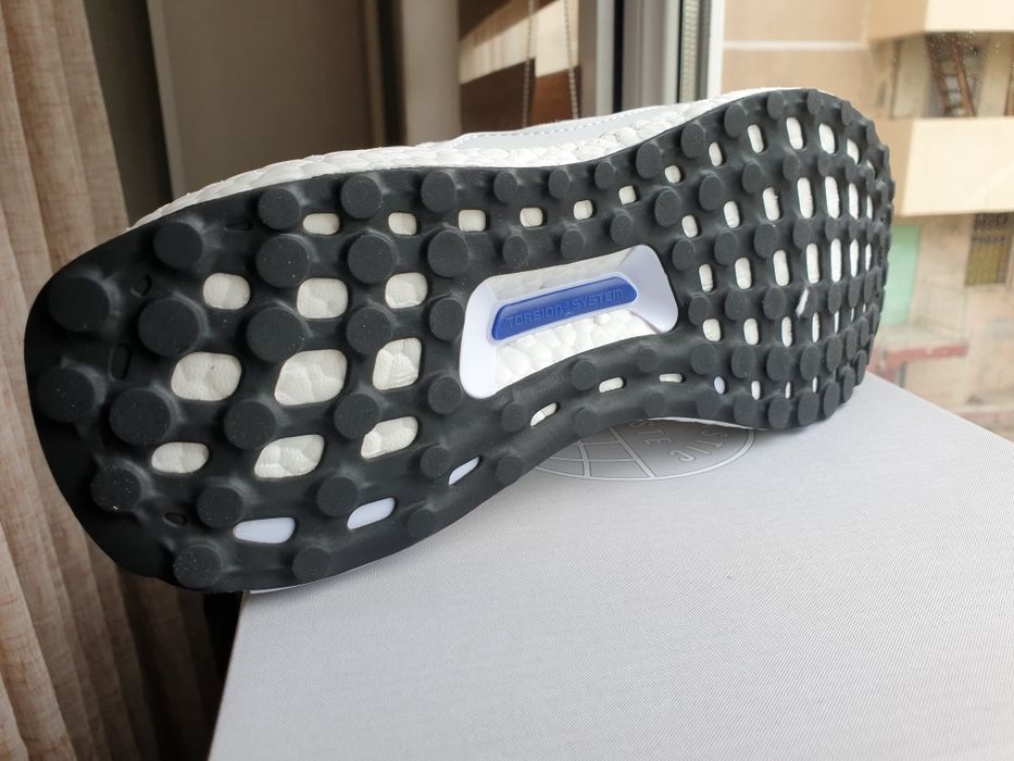 Adidas  Ultraboost Supernova DNA