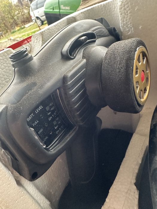 De vanzare masinuta  rc nitro