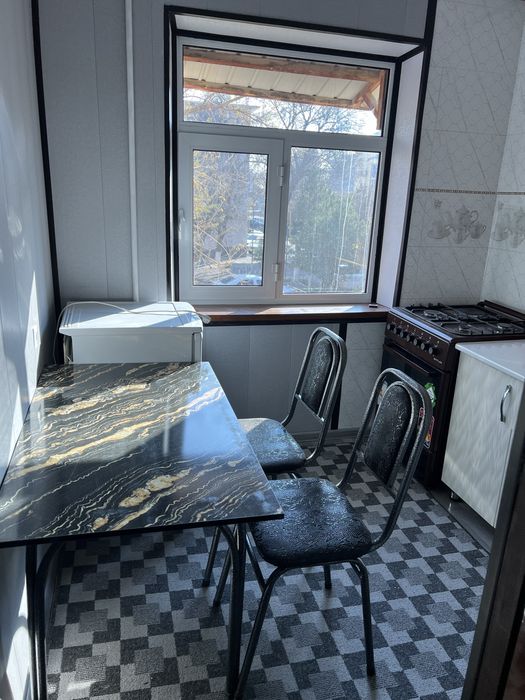 Карши шахрида 1-хонали уй узок муддат ижарага