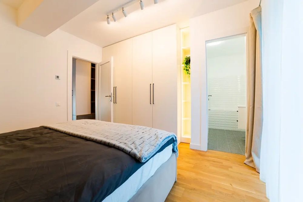 Proprietar închiriez ap uniri