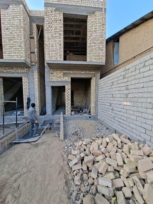 Продаеться коттедж две каробки 4 комнатные за Индексом ул.Райхон