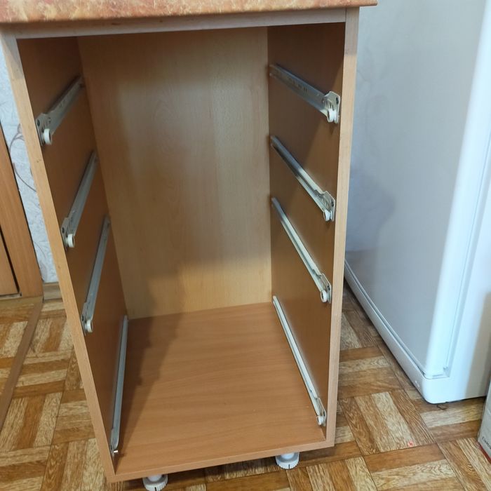 Кухонная тумбочка с ящиками