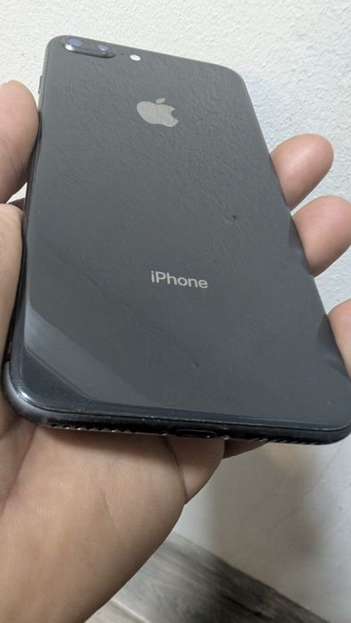 iPhone 8Plus  64 GB baterie 100%