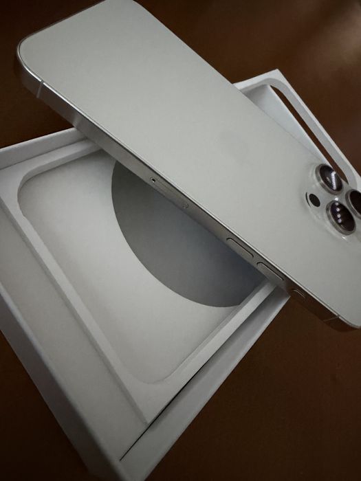 Iphone 15 pro max , 256 gb , White