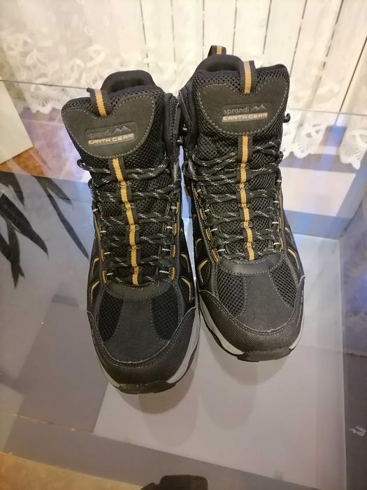 Чисто нови Мъжки туристически обувки водоустойчиви 42 номер